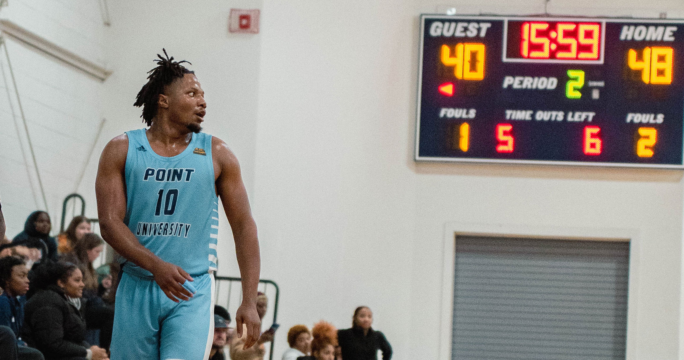 Men's basketball outlast Bears at home