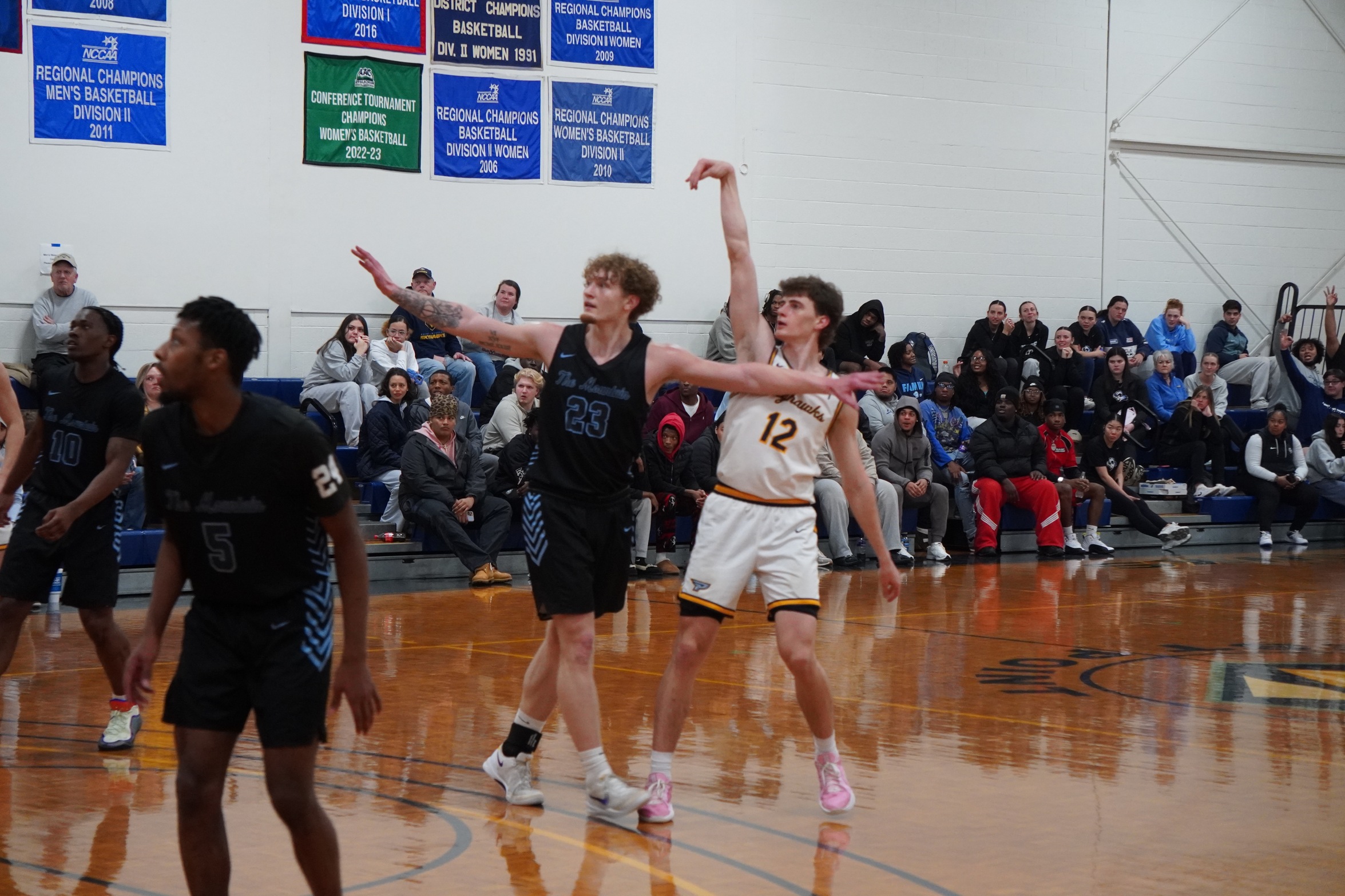 Men's Basketball Season Comes to End at Conference Championship