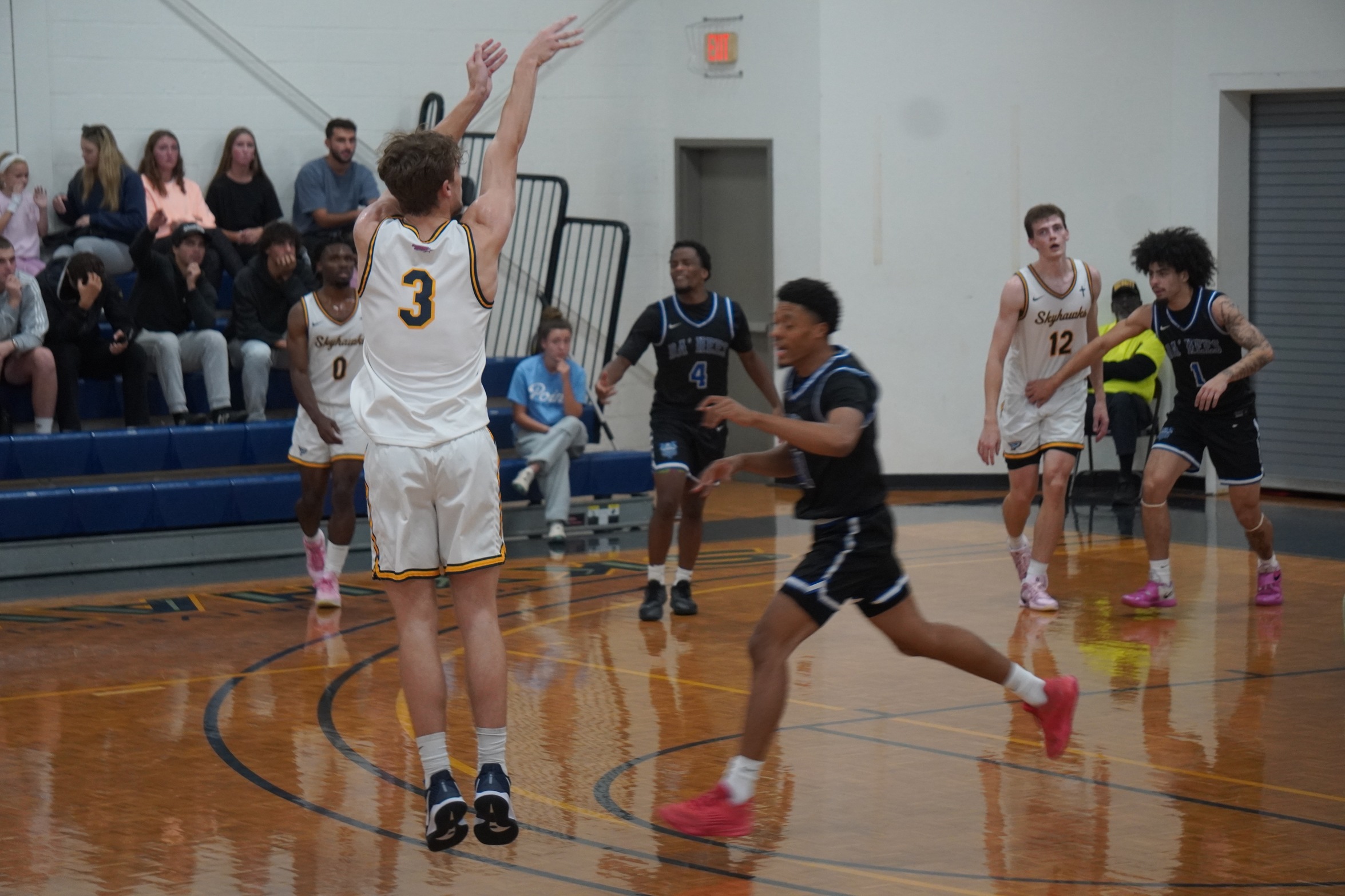 Skyhawks Late Three Lifts Men's Basketball Over Dalton State