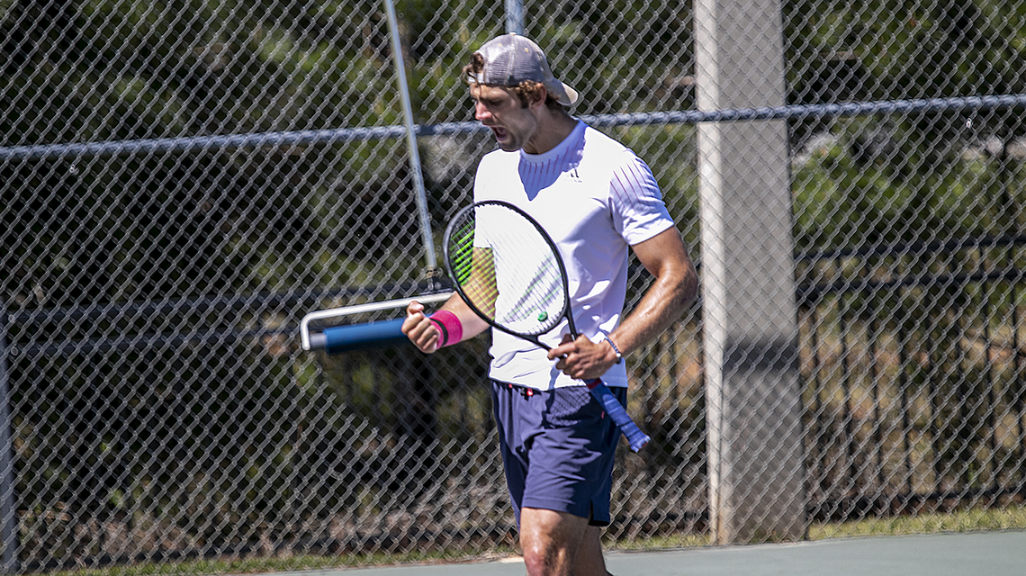 Men win 6-1, women fall 1-6 in final home match