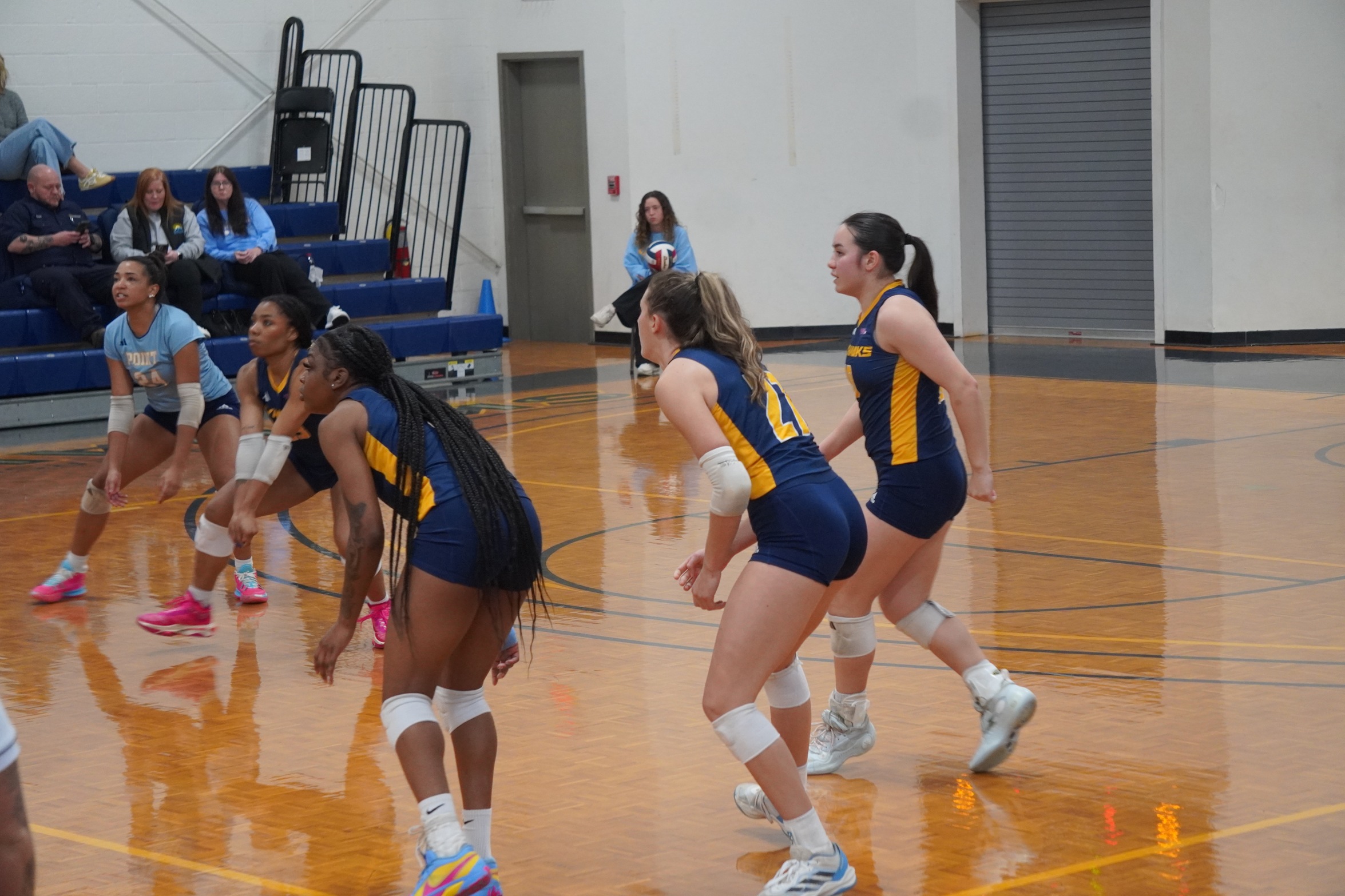 Women's Volleyball Splits on Day One of Conference Tournament